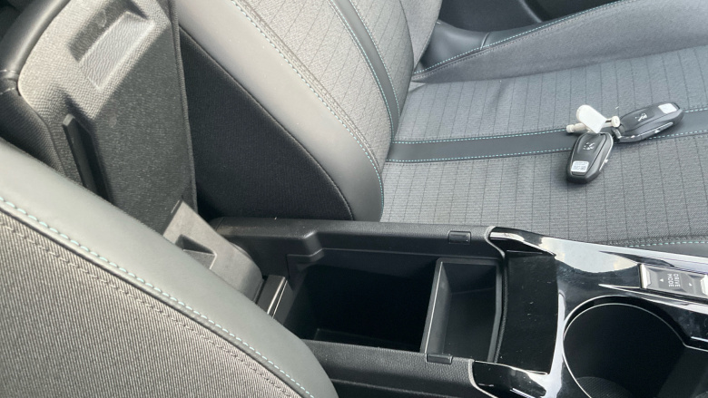 Peugeot 208 1.2 PureTech 100 Allure Premium + 5dr Petrol Hatchback